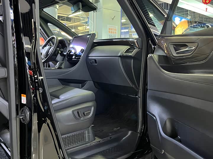 Toyota Vellfire, 2025 — фото 5 из 9