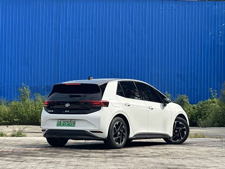 Volkswagen ID.3, 2024 — фото 7 из 9