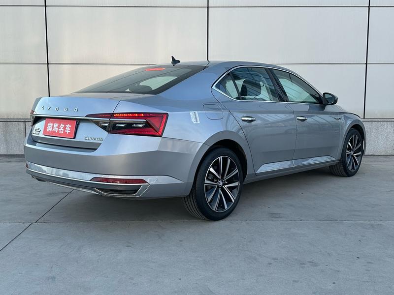 Skoda Superb, 2024 — фото 6 из 11