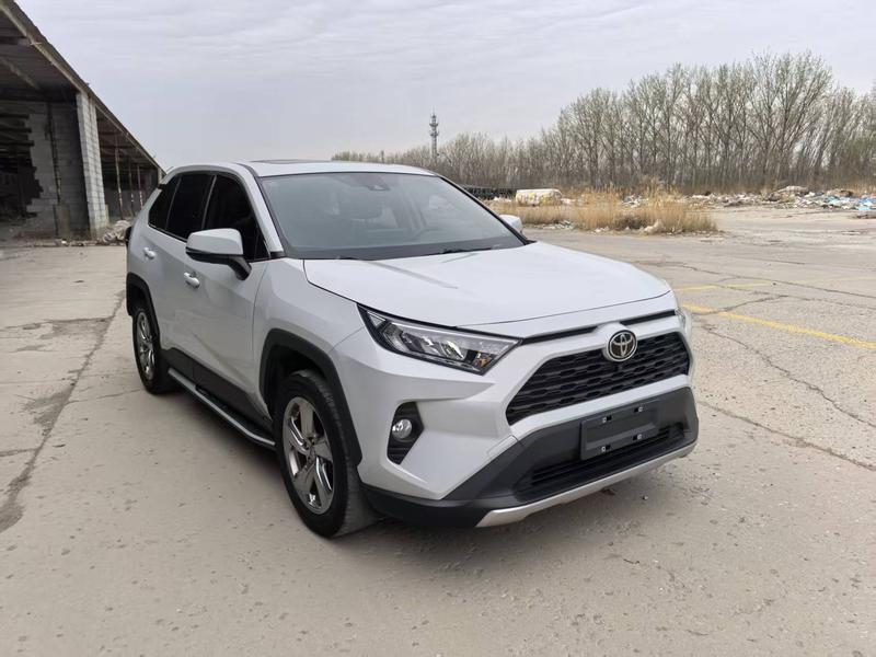 Toyota RAV4, 2022 — фото 3 из 11