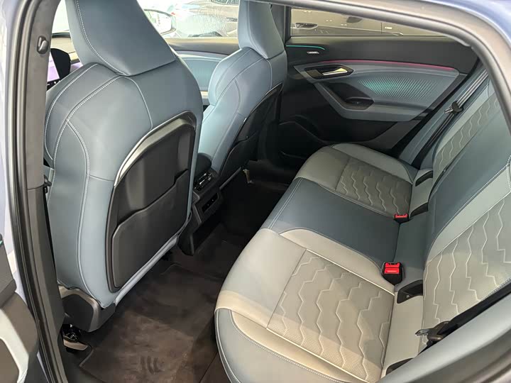 Audi Q6L e-tron Sportback, 2025 — фото 9 из 9