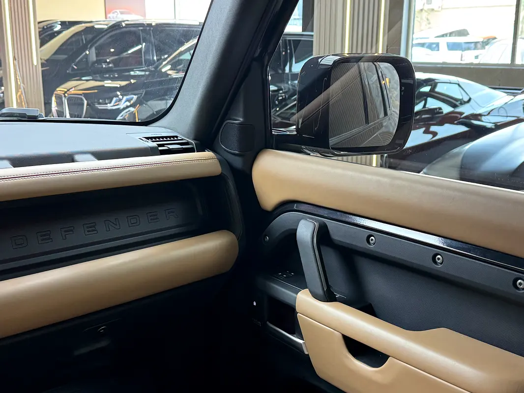 Land Rover Defender, 2025 — фото 8 из 10