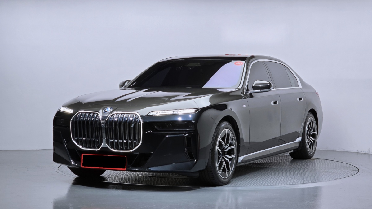 BMW i7, 2023 — купить в Тольятти под ключ