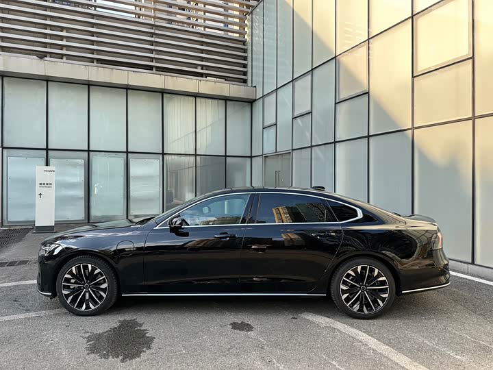 Volvo S90 Hybrid, 2025 — фото 5 из 9