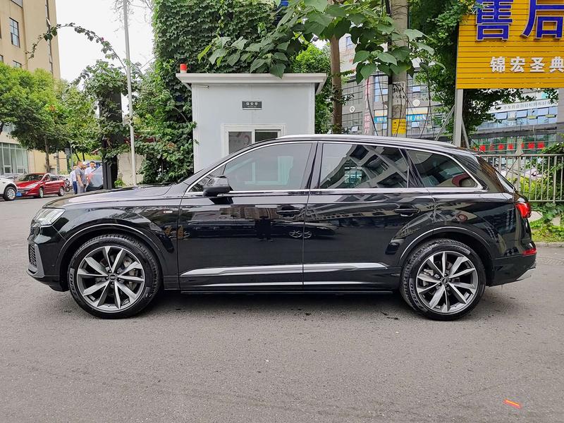 Audi Q7, 2023 — фото 3 из 10