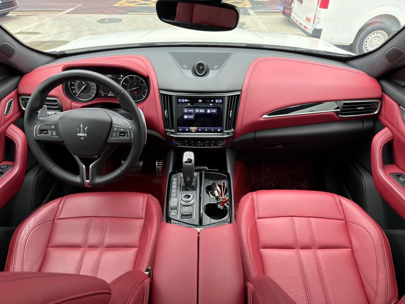 Maserati Levante, 2022 — фото 6 из 12