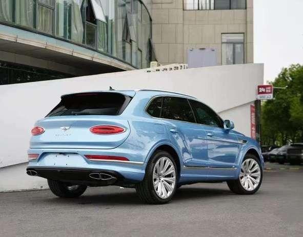 Bentley Bentayga, 2023 — фото 2 из 5