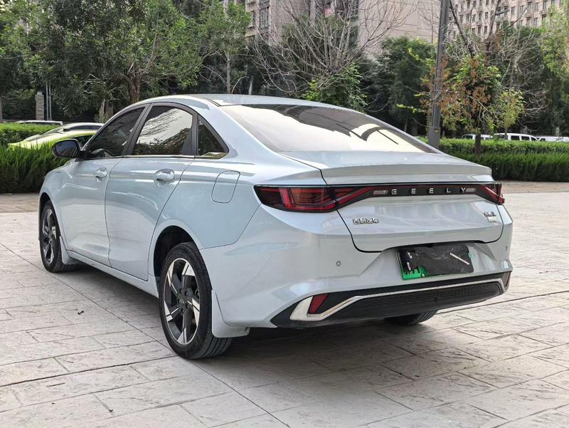 Geely Emgrand L Hi·P Hybrid, 2022 — фото 4 из 11