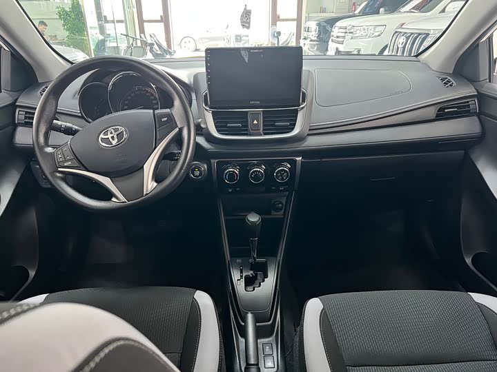 Toyota Yaris L Hatchback, 2022 — фото 5 из 9