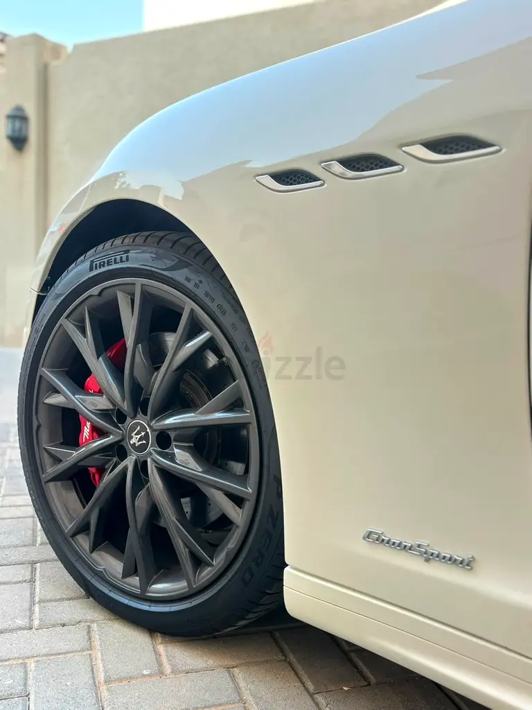 Maserati Ghibli, 2022 — фото 4 из 4