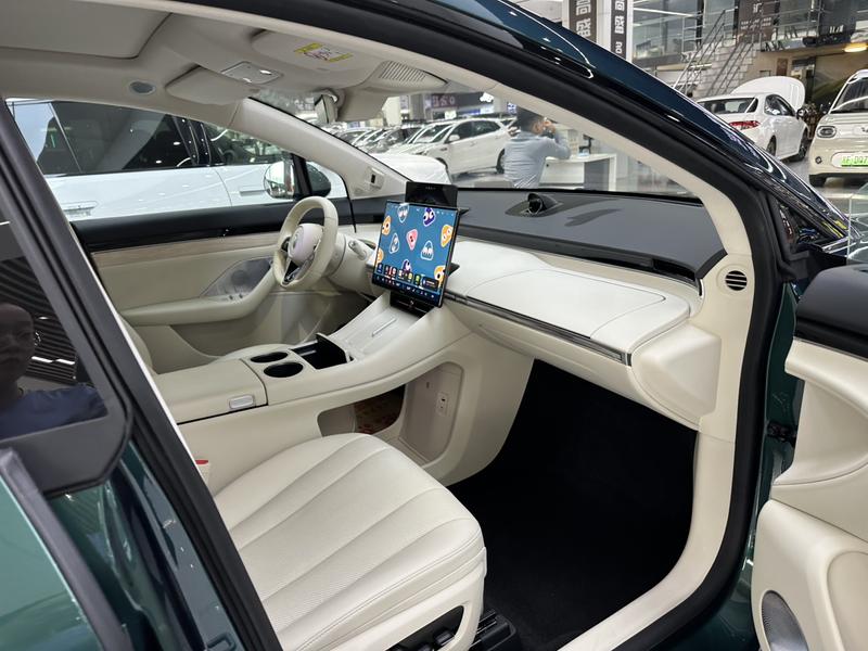 Luxeed R7, 2025 — фото 7 из 10