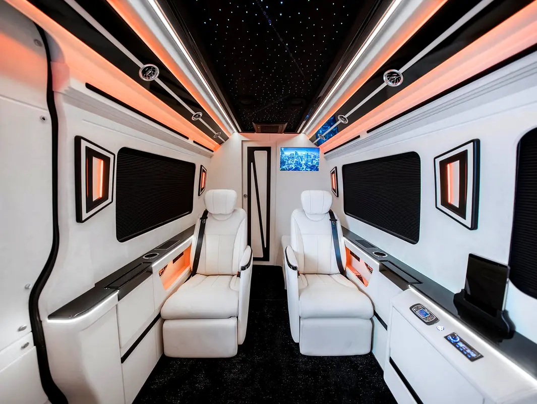Mercedes-Benz Sprinter, 2023 — фото 4 из 10