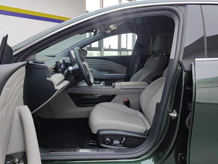 Geely Galaxy Starshine 8 EM-i, 2025 — фото 9 из 9