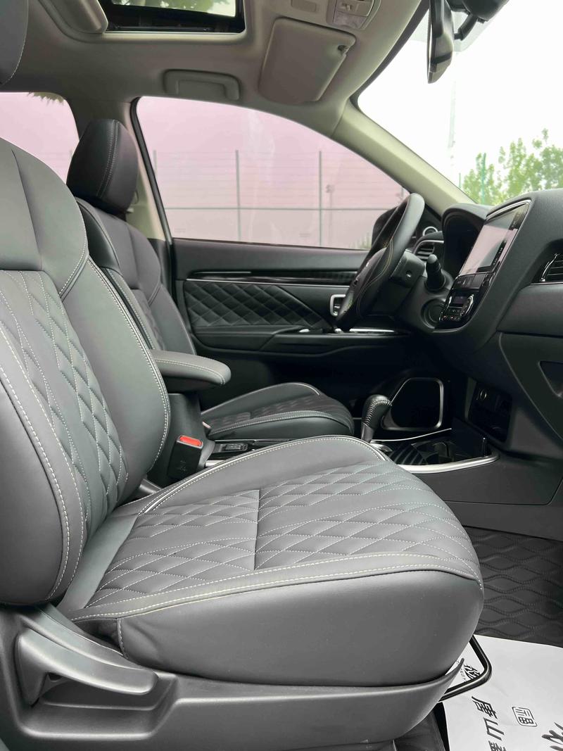 Mitsubishi Outlander, 2023 — фото 10 из 12
