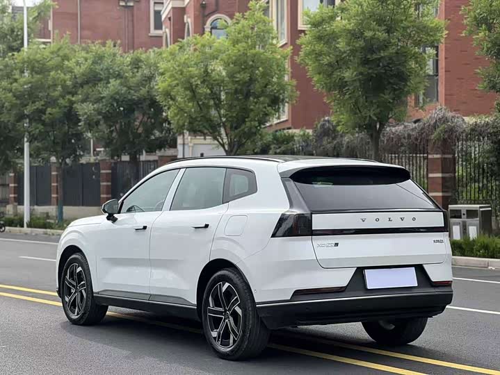 Volvo XC70 Hybrid, 2025 — фото 9 из 9