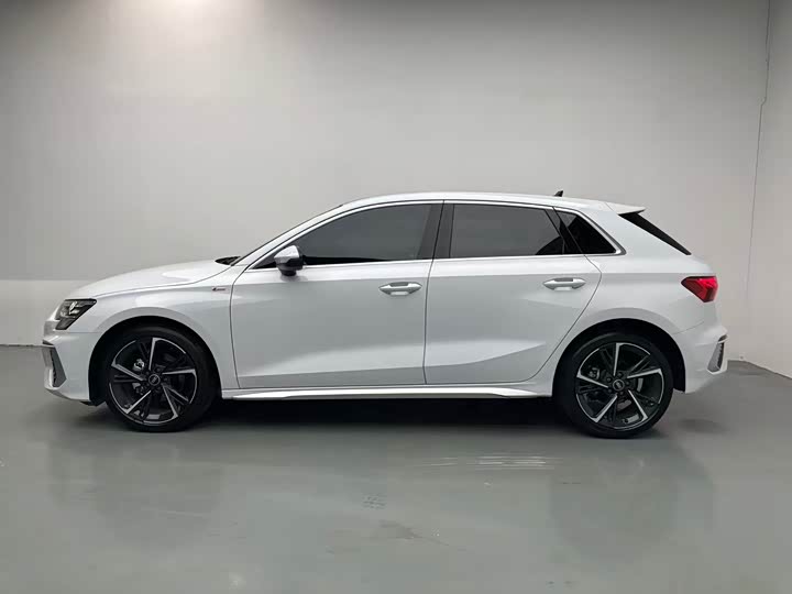 Audi A3, 2023 — фото 3 из 9