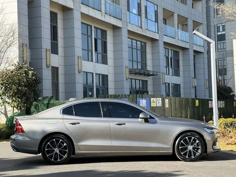 Volvo S60, 2021 — фото 7 из 12