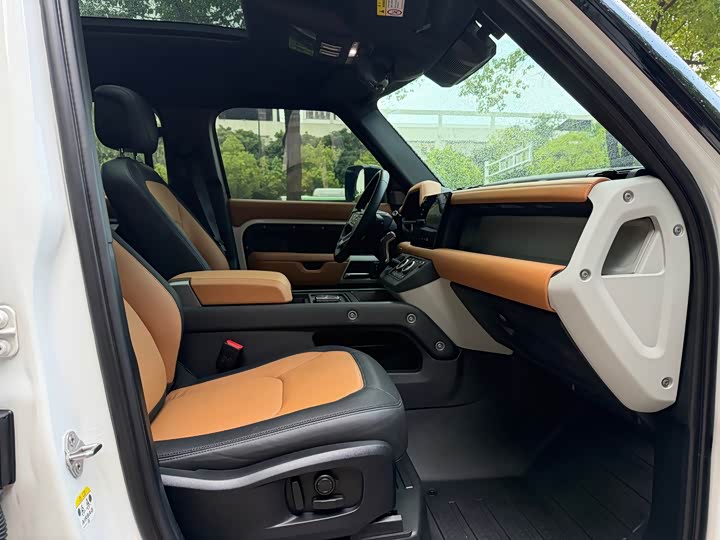 Land Rover Defender, 2022 — фото 7 из 9