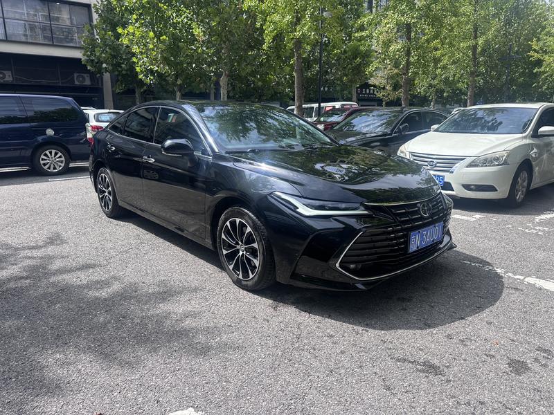 Toyota Avalon, 2023 — фото 2 из 9