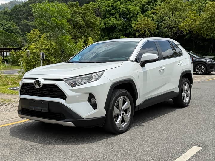 Toyota RAV4, 2022 — фото 3 из 9
