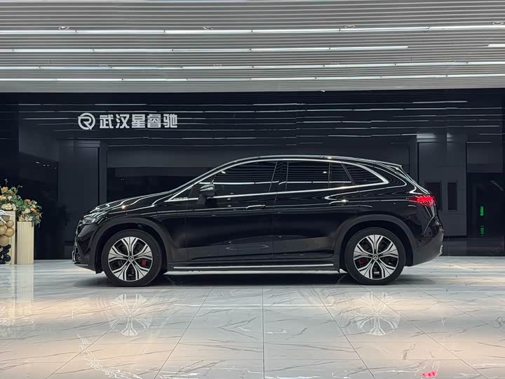 Mercedes-Benz EQE SUV, 2024 — фото 3 из 9