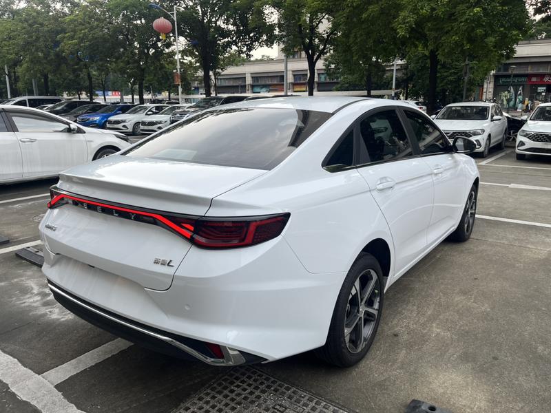 Geely Emgrand L, 2023 — фото 6 из 11