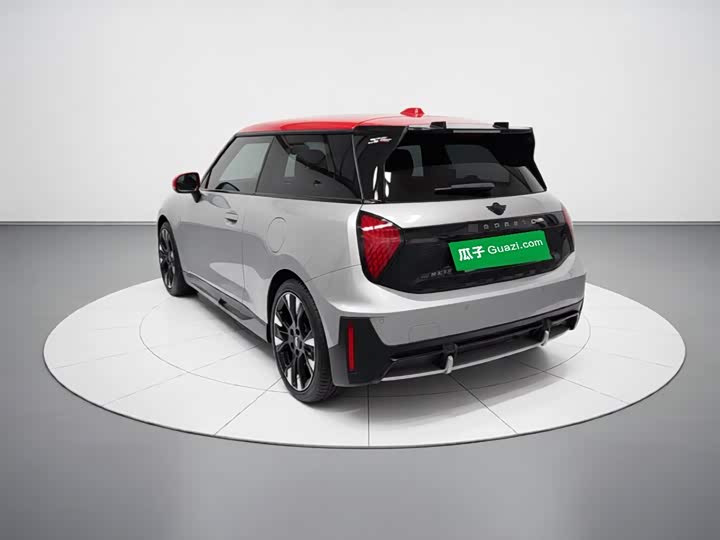 Mini Cooper JCW, 2025 — фото 4 из 9