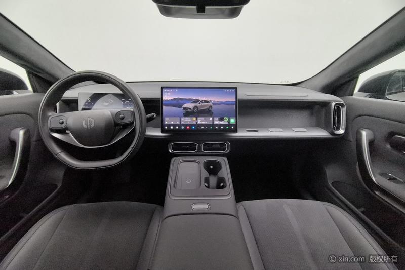 Leapmotor Lafa5, 2025 — фото 8 из 12