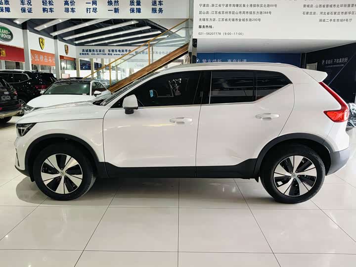 Volvo XC40, 2023 — фото 4 из 9