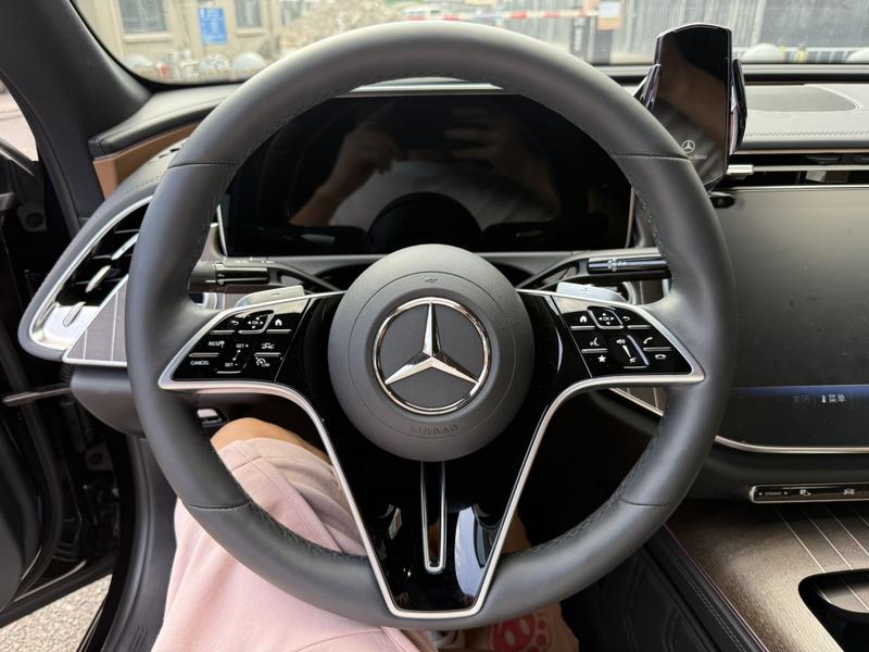Mercedes-Benz E-Class, 2024 — фото 9 из 12