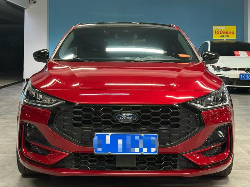 Ford Focus, 2022 — фото 2 из 11
