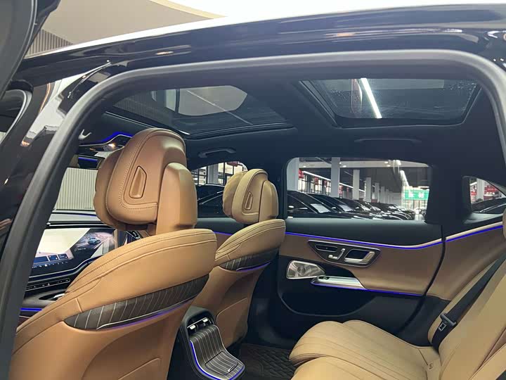 Mercedes-Benz E-Class, 2026 — фото 9 из 9