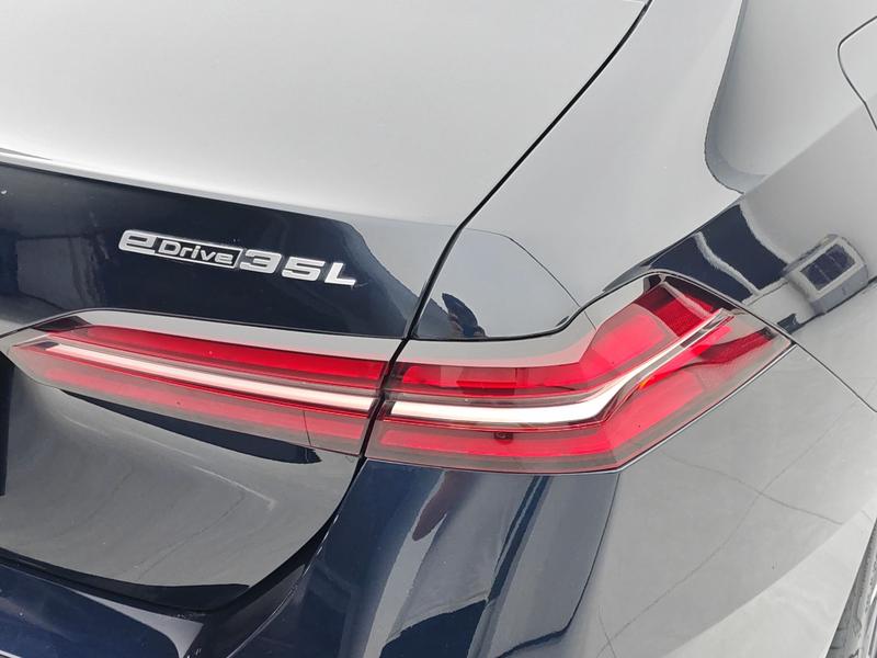 BMW i5, 2024 — фото 5 из 9