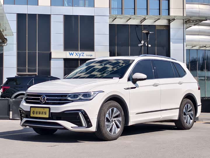 Volkswagen Tiguan L Hybrid, 2021 — купить в Казани под ключ