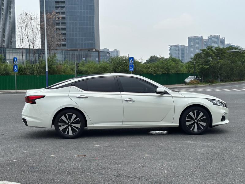 Nissan Teana, 2022 — фото 8 из 12