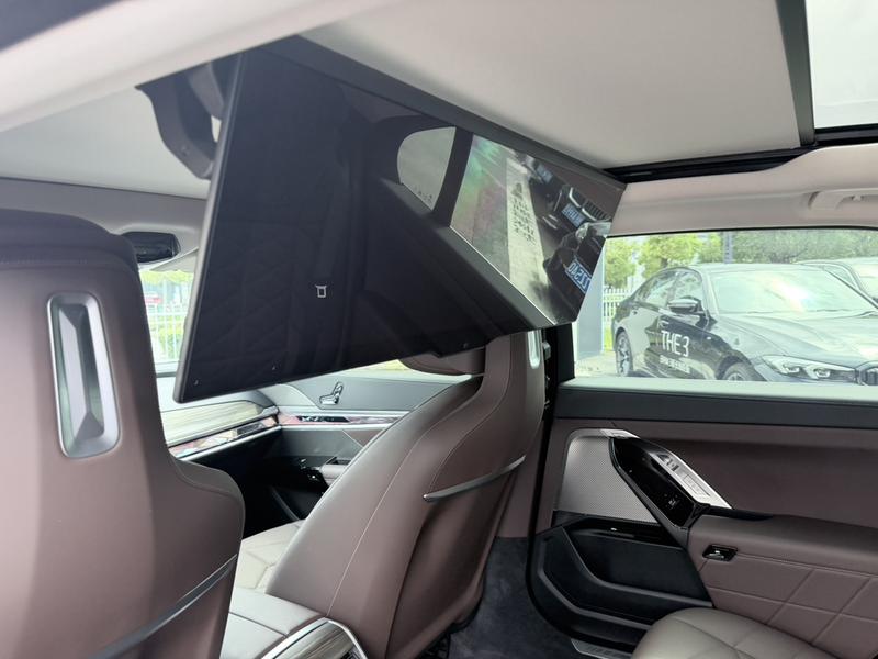 BMW i7, 2023 — фото 10 из 12