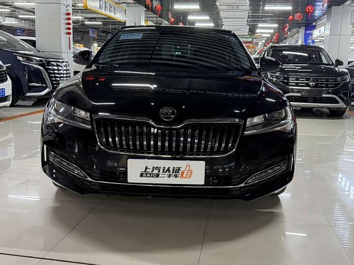Skoda Superb, 2025 — фото 2 из 9