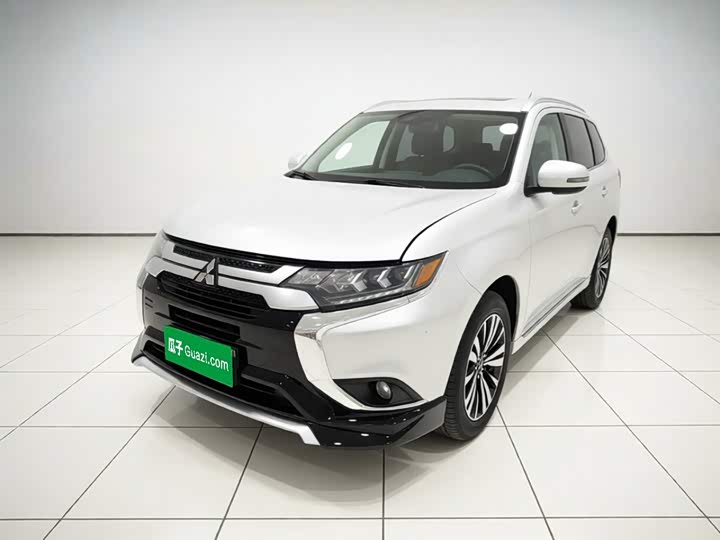 Mitsubishi Outlander, 2021 — купить в Москве под ключ