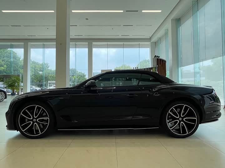 Bentley Continental GT, 2023 — фото 4 из 9