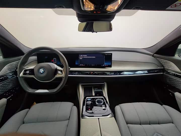 BMW i7, 2022 — фото 7 из 9