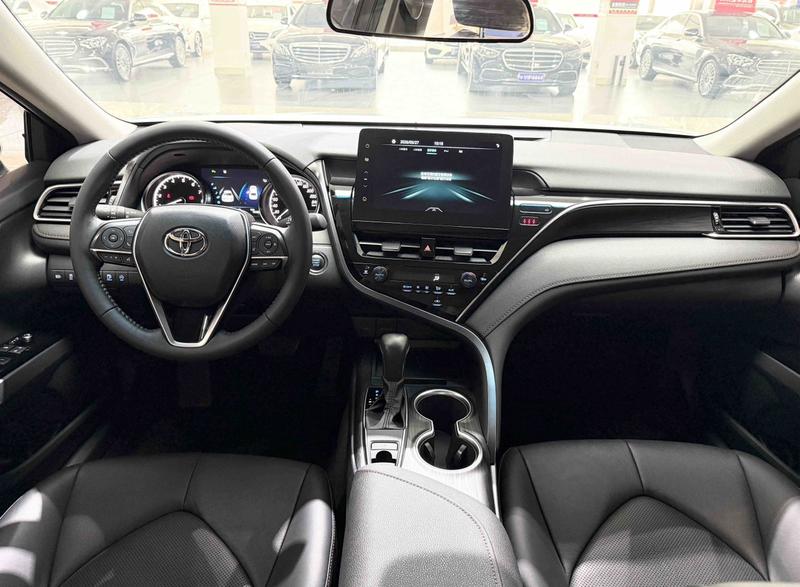 Toyota Camry, 2022 — фото 8 из 12