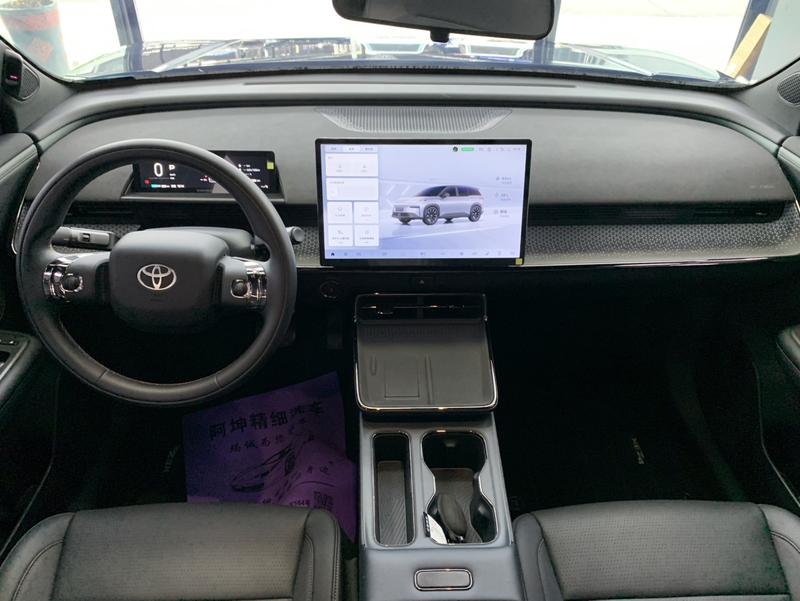 Toyota bZ3X, 2025 — фото 7 из 12