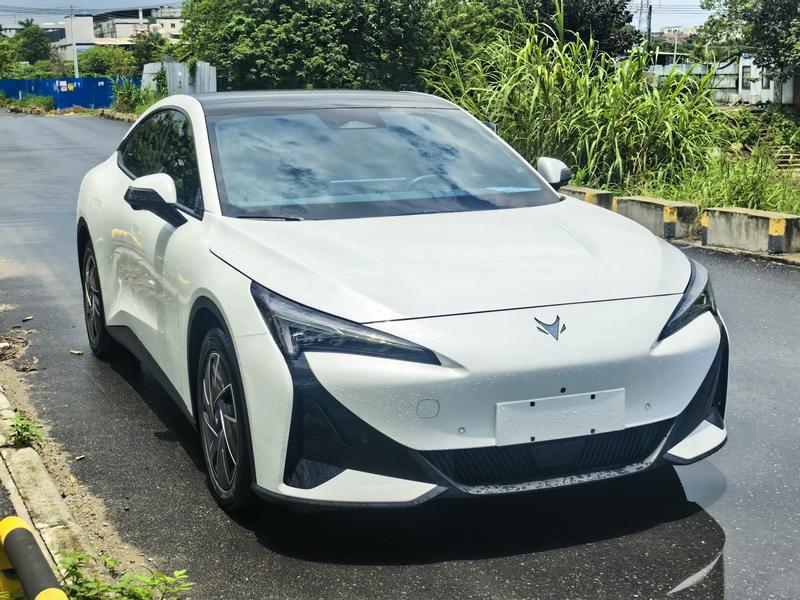 BAIC Arcfox Alpha S5, 2025 — фото 3 из 12