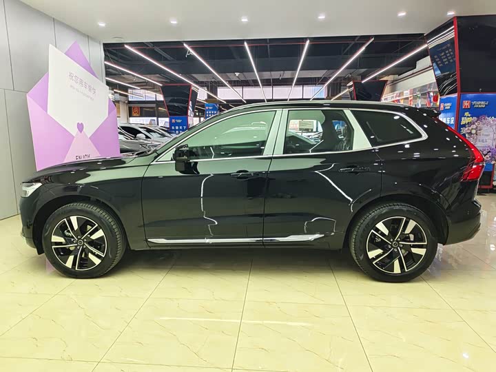 Volvo XC60, 2025 — фото 7 из 9