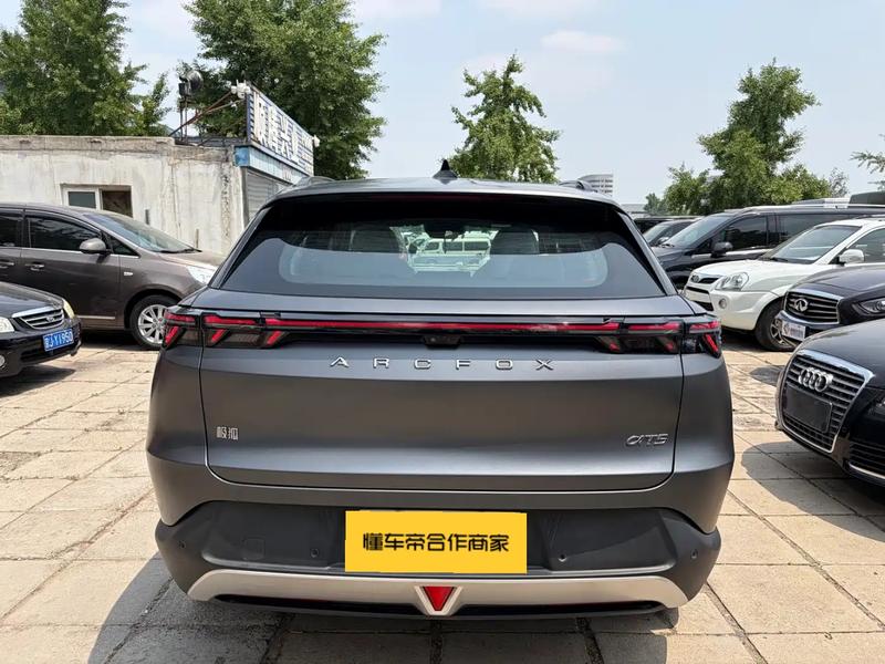 BAIC Arcfox Alpha T5, 2023 — фото 4 из 11