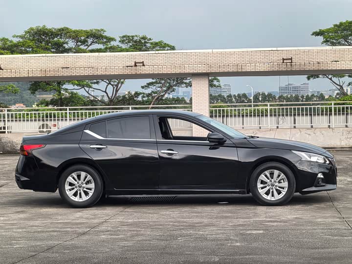Nissan Teana, 2022 — фото 4 из 9