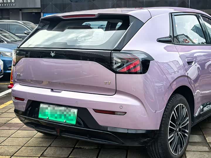 BAIC Arcfox T1, 2025 — фото 7 из 9