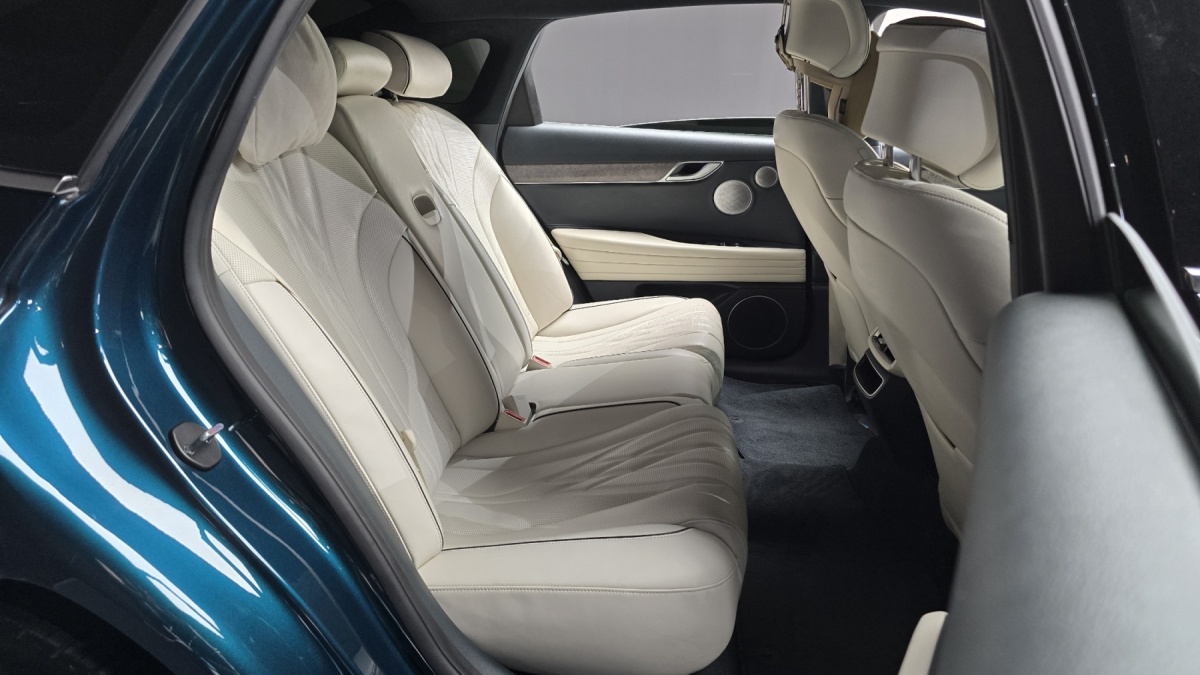 Genesis G80, 2023 — фото 10 из 12