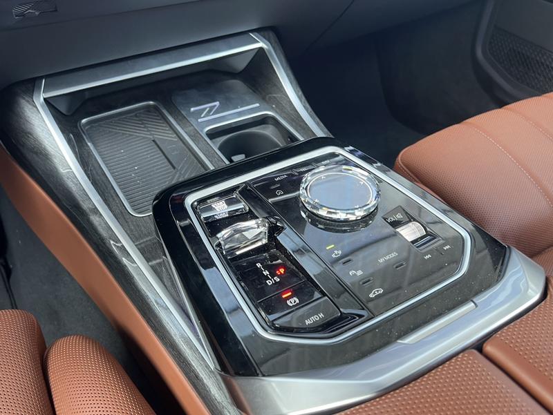 BMW 7 Series, 2024 — фото 10 из 12