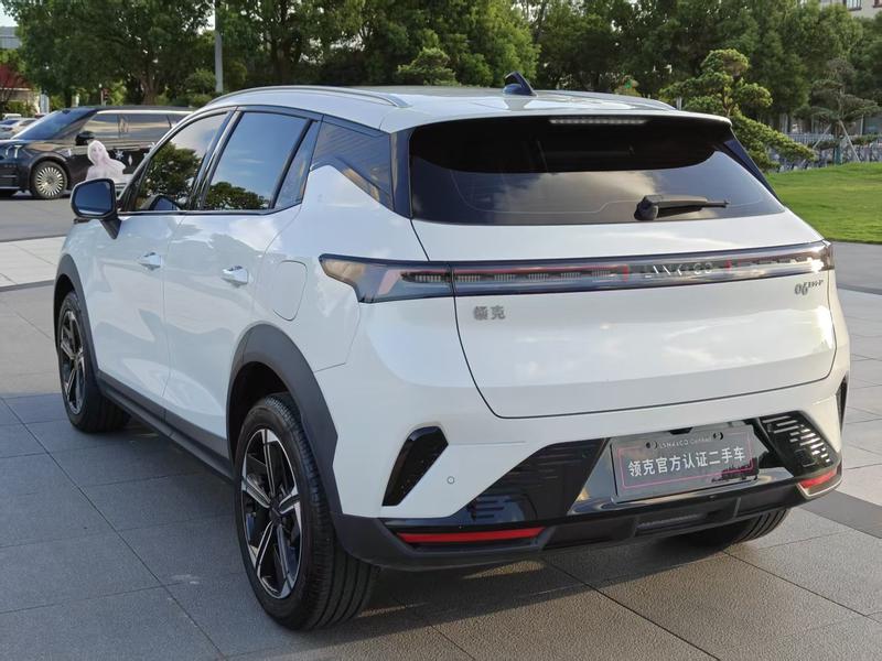 Lynk & Co 06 EM-P Hybrid, 2025 — фото 4 из 11